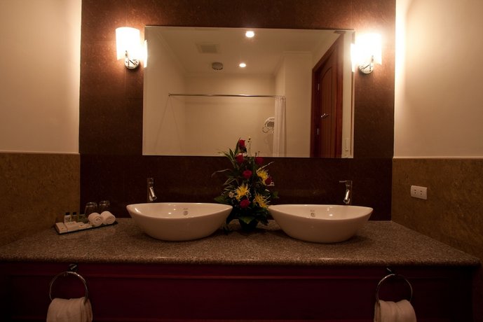 Lewis Grand Hotel