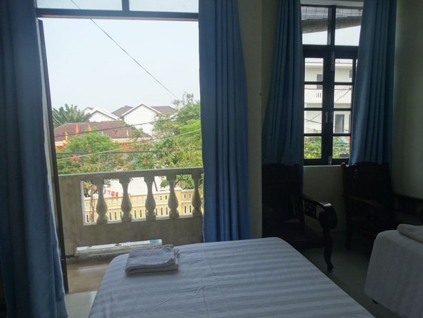 Yellow House Homestay
