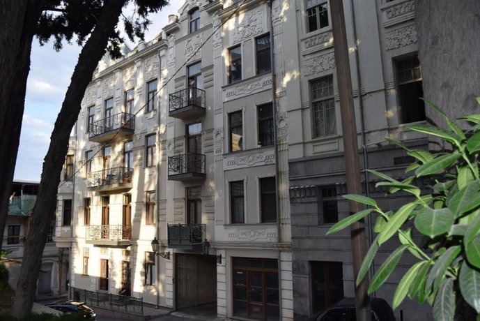 Tbilisi Modern Apartment on Rustaveli avenue