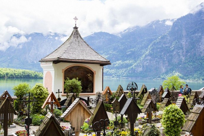 Hallstatt Lake View House