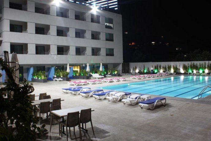 Le Six Hotel And Resort