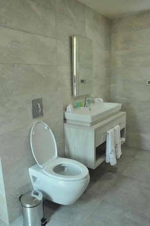 Le Six Hotel And Resort