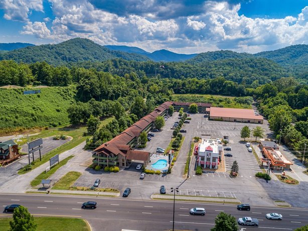 Evergreen Smoky Mountain Lodge & Convention Center