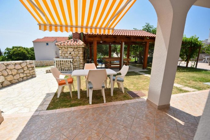 Apartments Caska VI