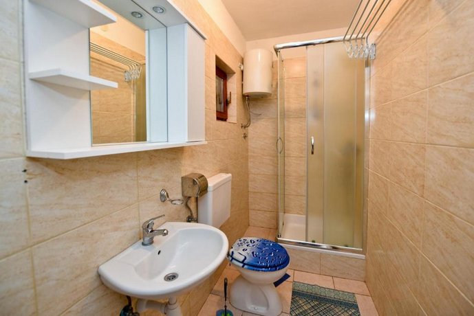 Apartments Caska VI