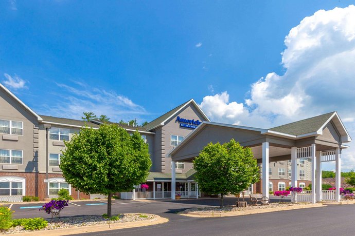 AmericInn by Wyndham Iron Mountain