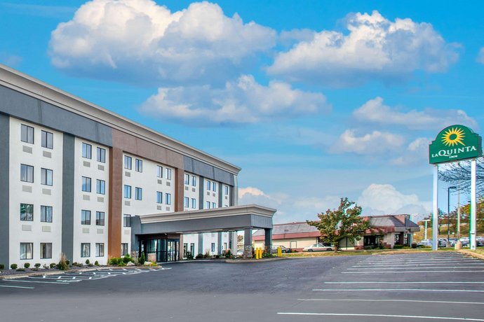 La Quinta Inn & Suites St Louis Hazelwood - Airport North