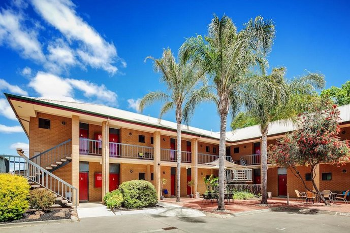 Central Deborah Motel