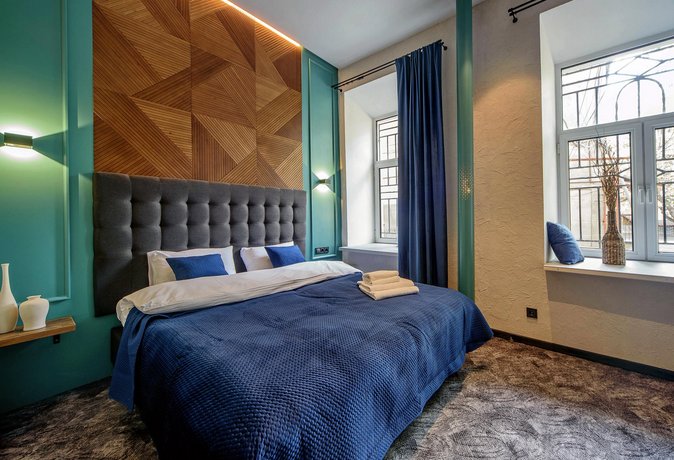 Mezzanine Hotel