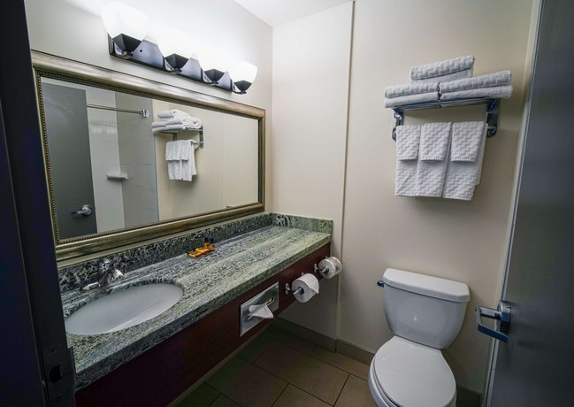 Best Western Plus Chocolate Lake Hotel - Halifax