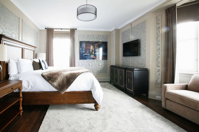 The Fort Garry Hotel