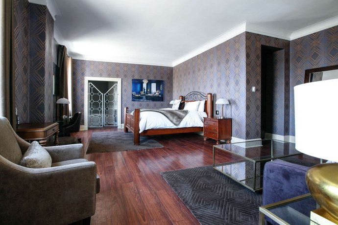 The Fort Garry Hotel