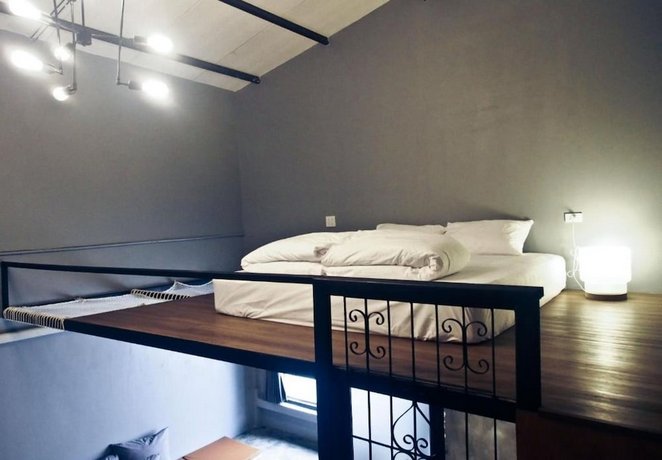 Silom Space Hostel