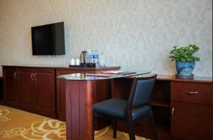 New Knight Royal Hotel Airport and International Resort