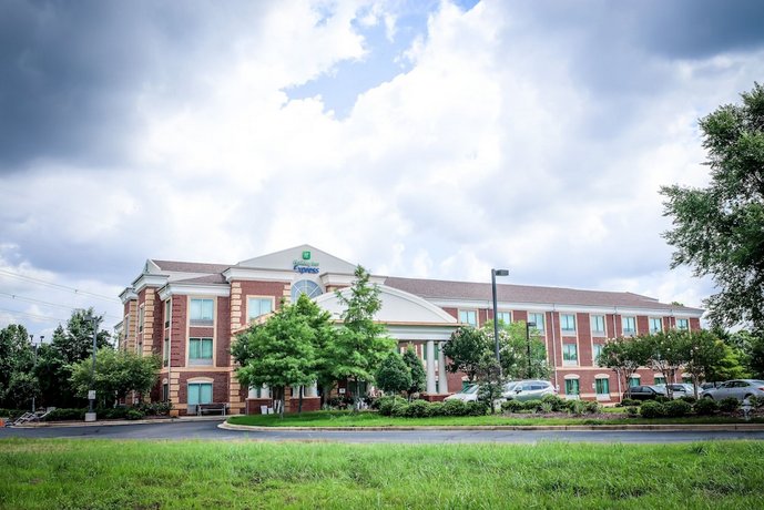 Holiday Inn Express Hotel & Suites Memphis/Germantown