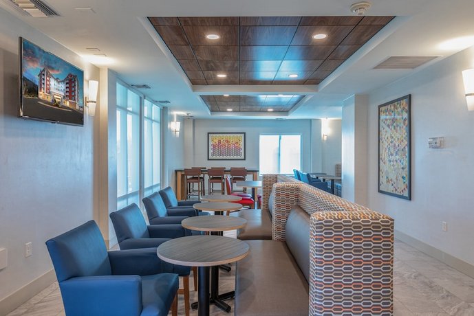 Holiday Inn Express & Suites Asheville Downtown