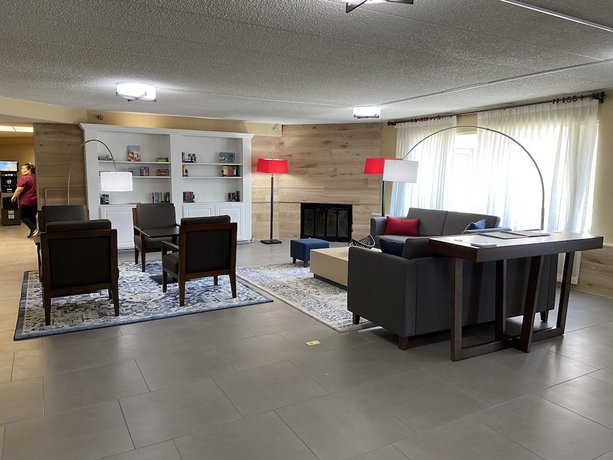 Country Inn & Suites by Radisson Lincoln Airport NE