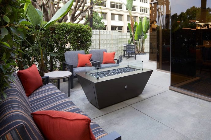 Courtyard by Marriott Los Angeles LAX / Century Boulevard