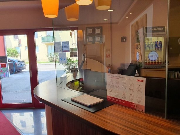 Arion Airport Hotel