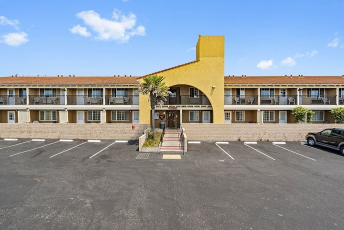 Pacific Coast Roadhouse SureStay Collection by Best Western