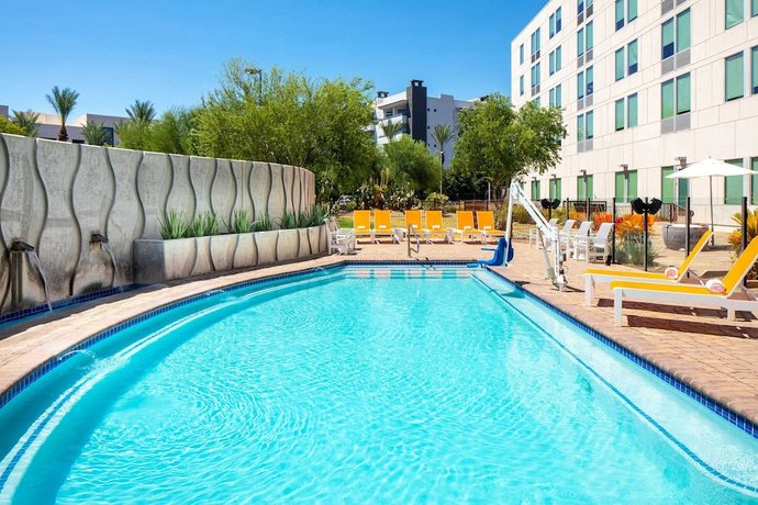 Aloft Tempe