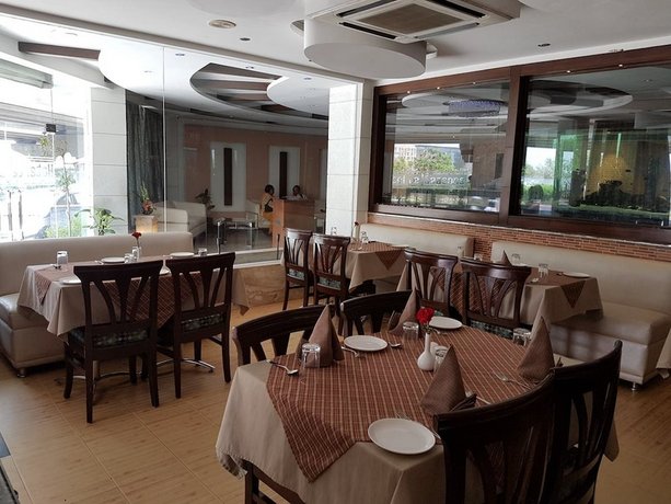 Airport Hotel Le Seasons New Delhi