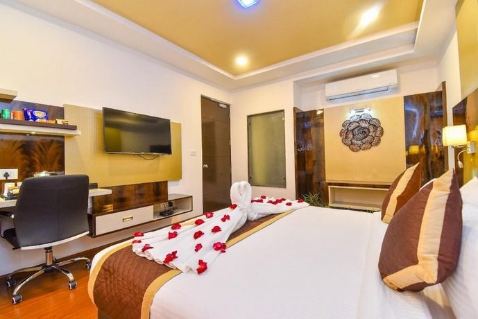 Hotel Grand Decor