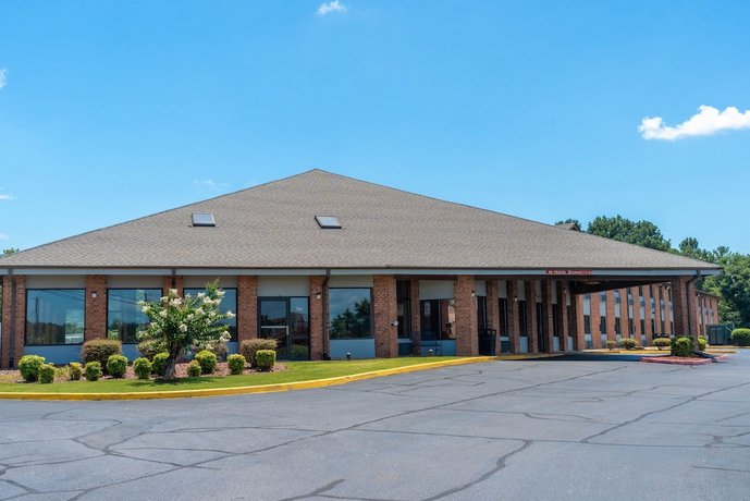 Baymont by Wyndham Tupelo