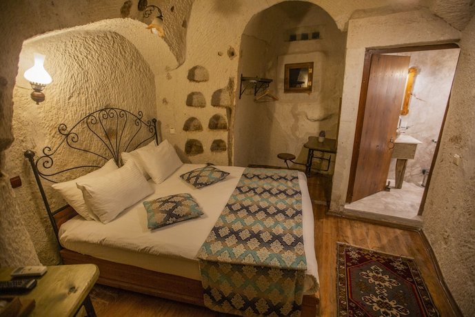 Divan Cave House
