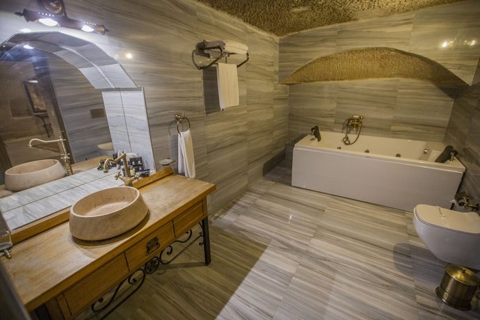 Divan Cave House