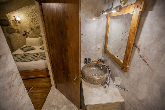 Divan Cave House
