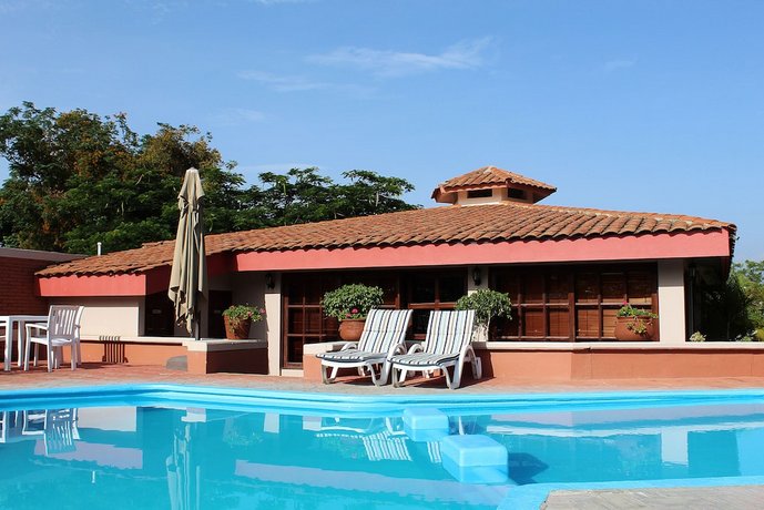 Villas del Sol Hotel & Bungalows