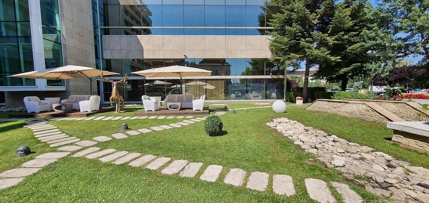 Hotel Aro Palace