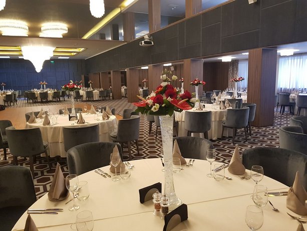 Hotel Aro Palace