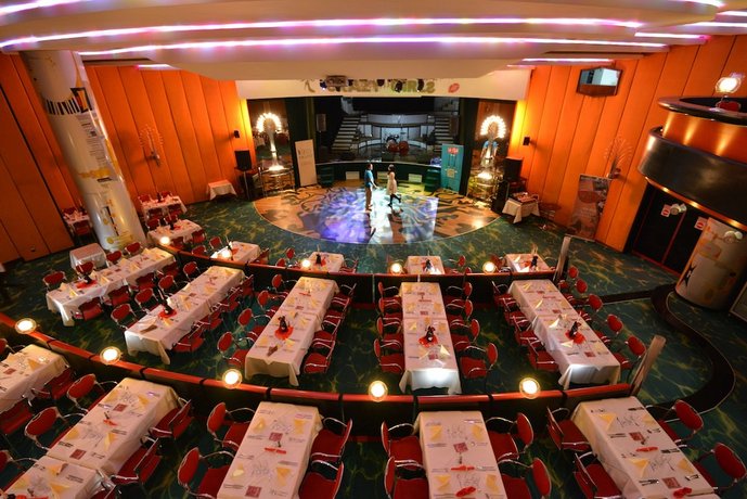 Hotel Aro Palace