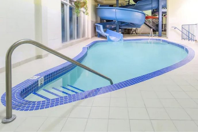 Canmore Inn & Suites