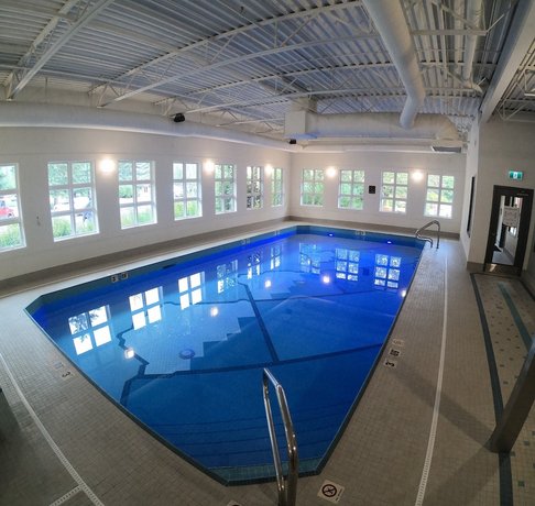 Coast Canmore Hotel & Conference Centre
