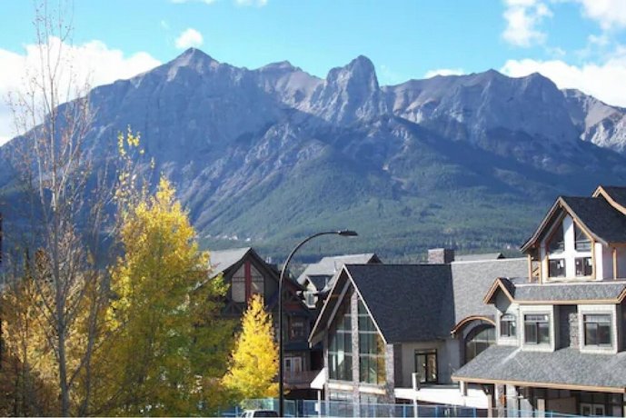 Windtower Lodge & Suites