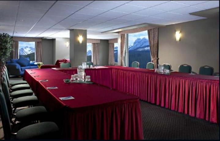 Windtower Lodge & Suites