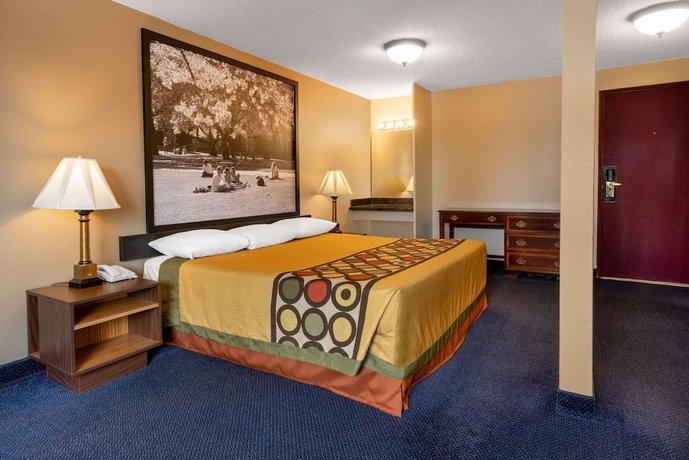 Super 8 by Wyndham SeaTac Airport