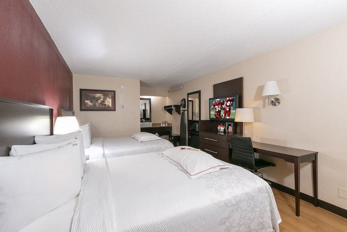 Red Roof Inn PLUS+ Pittsburgh South Airport