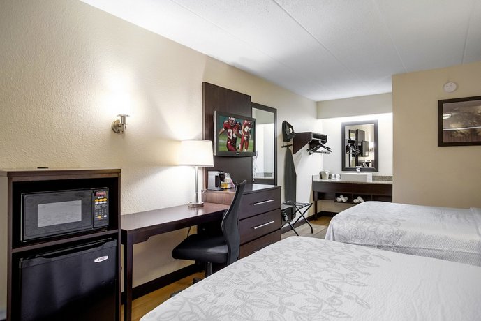 Red Roof Inn PLUS+ Pittsburgh South Airport