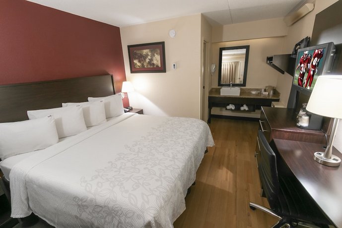 Red Roof Inn PLUS+ Pittsburgh South Airport