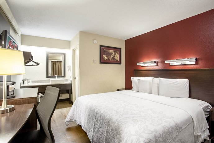 Red Roof Inn PLUS+ Pittsburgh South Airport