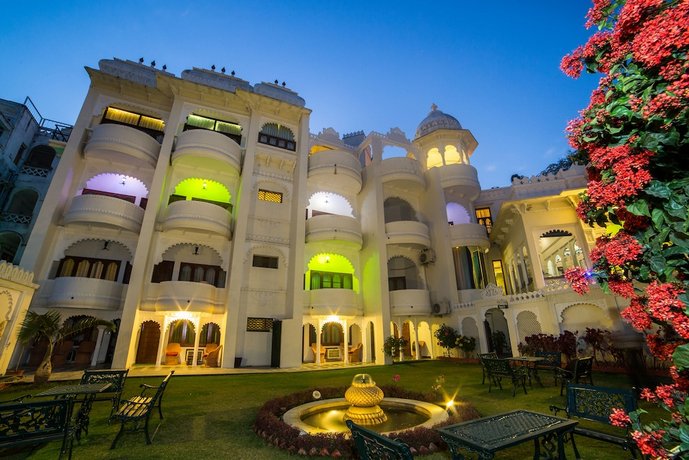 Hotel Swaroop Vilas