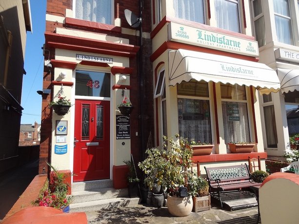 Lindisfarne Holiday Apartments - Families & Couples Only
