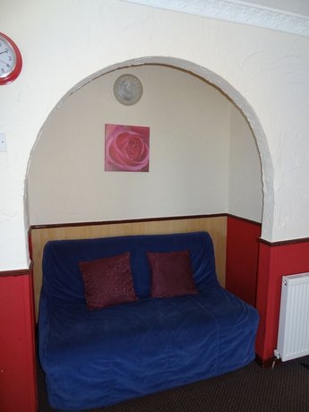 Lindisfarne Holiday Apartments - Families & Couples Only