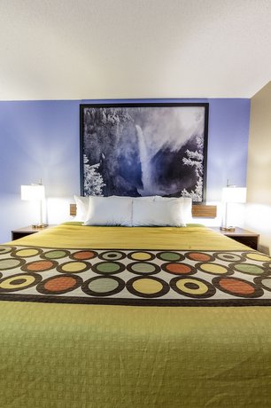 Super 8 by Wyndham Kamloops BC