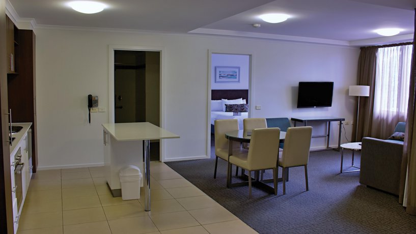 Pacific Suites Canberra