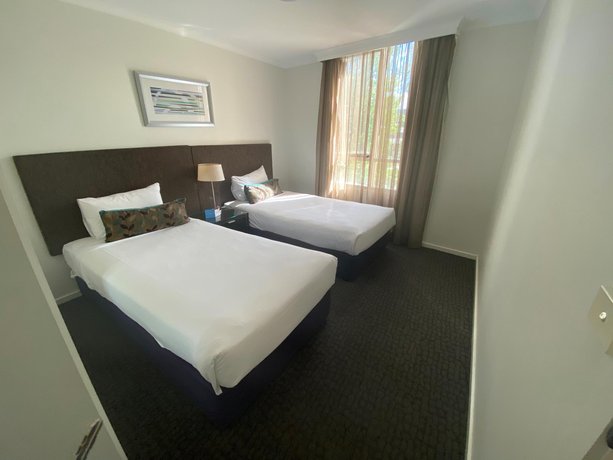 Pacific Suites Canberra